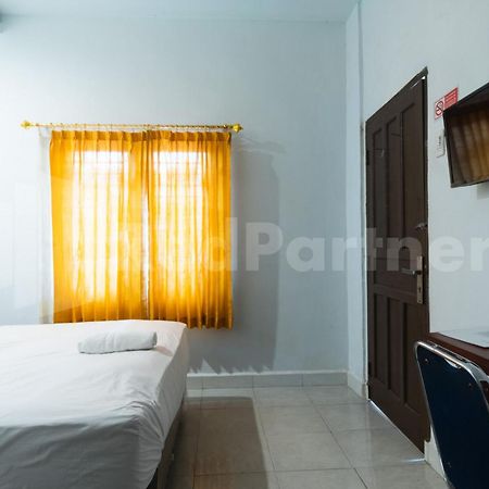 Teratai Guesthouse At Rs Adam Malik Medan Mitra Reddoorz Esterno foto
